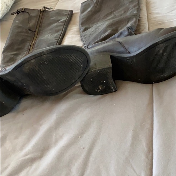 boots - Picture 2 of 3